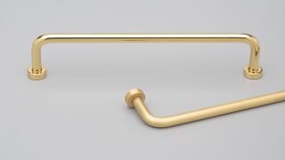 LOUNGE HANDLE 128MM POLISHED BRASS GLOSS