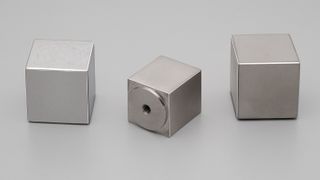 CUBE KNOB 25MM WITH LOW BASE POLISHED STAINLESS