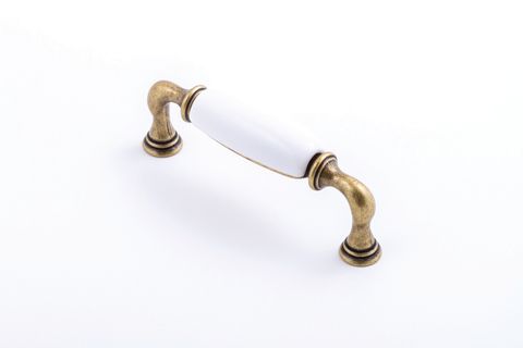 MANOR HANDLE 96MM WHITE/ANTIQUE BRASS (CASTELLA)