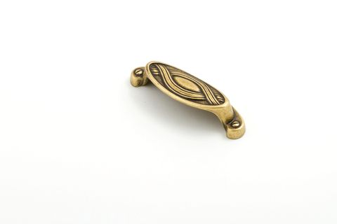 NOUVEAU PULL 64MM CUP ANTIQUE BRASS (CASTELLA)