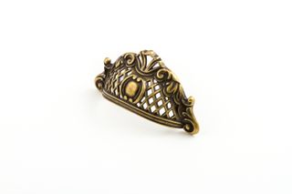 OPERA PULL 64MM CUP ANTIQUE BRASS (CASTELLA)