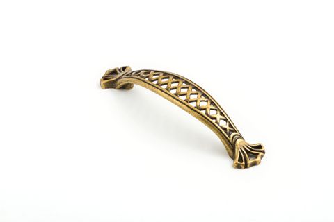 OPERA HANDLE 96MM ANTIQUE BRASS (CASTELLA)