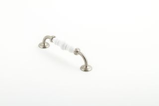 ESTATE HANDLE 128MM WHITE/BRUSHED NICKEL (CASTELLA)