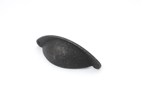 SHAKER PULL 64MM CUP ANTIQUE BLACK (CASTELLA)