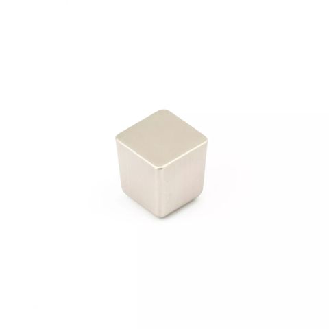 URBANE KNOB 25MM SQUARE DULL BRUSHED NICKEL (CASTELLA)