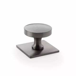 HASTINGS BACKPLATE 38MM ON GUNMETAL PVD (CASTELLA)