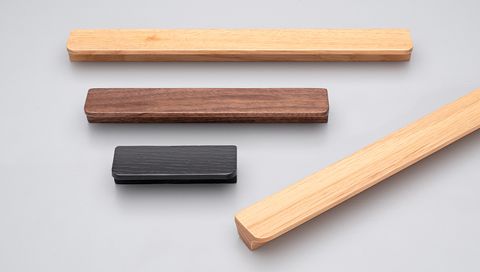 ANTE HANDLE 128MM C TO C 170 O/A ASH BLACK STAIN