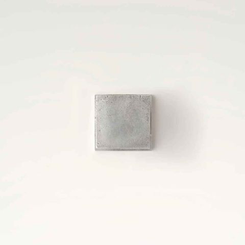 CAST SQUARE 80MM SQUARE CENTRE DOOR KNOB - SILVER
