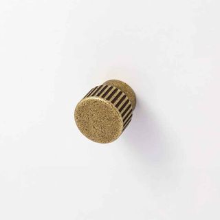 CASCADE 25MM KNOB - ANTIQUE BRASS