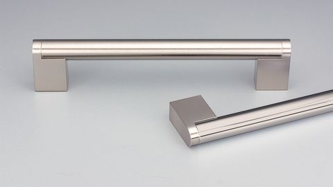 DEHANN BAR HANDLE 128MM POLISHED CHROME FEET & BAR
