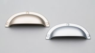 TRADITIONAL SHELL 64MM C TO C 96MM O/A BRASS PLATED MATT