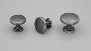 MONMOUTH KNOB 38MM ZAMAK IRON EFFECT FINISH