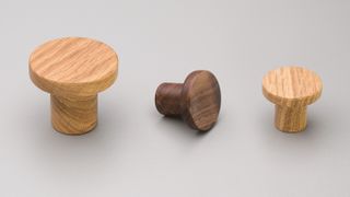 CIRCUM KNOB 33MM DARK BROWN STAIN