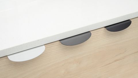 EDGE PULL CURVED 32MM O/A 1.5MM S/STEEL 16MM C TO C BRASS POWDER COAT