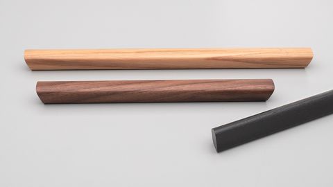 LISTO HANDLE 160 C TO C 212 O/A WALNUT LACQUERED
