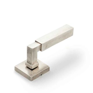 CAST PRISM LEVER - PASSAGE SET INC. LATCH - DARK BRONZE
