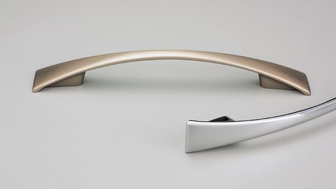 BOWTIE HANDLE 128MM SATIN CHROME